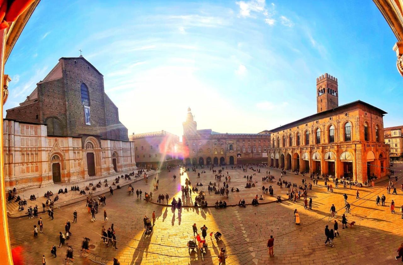 Urbanicooh Paracelso - Piazza Maggiore View 볼로냐 외부 사진