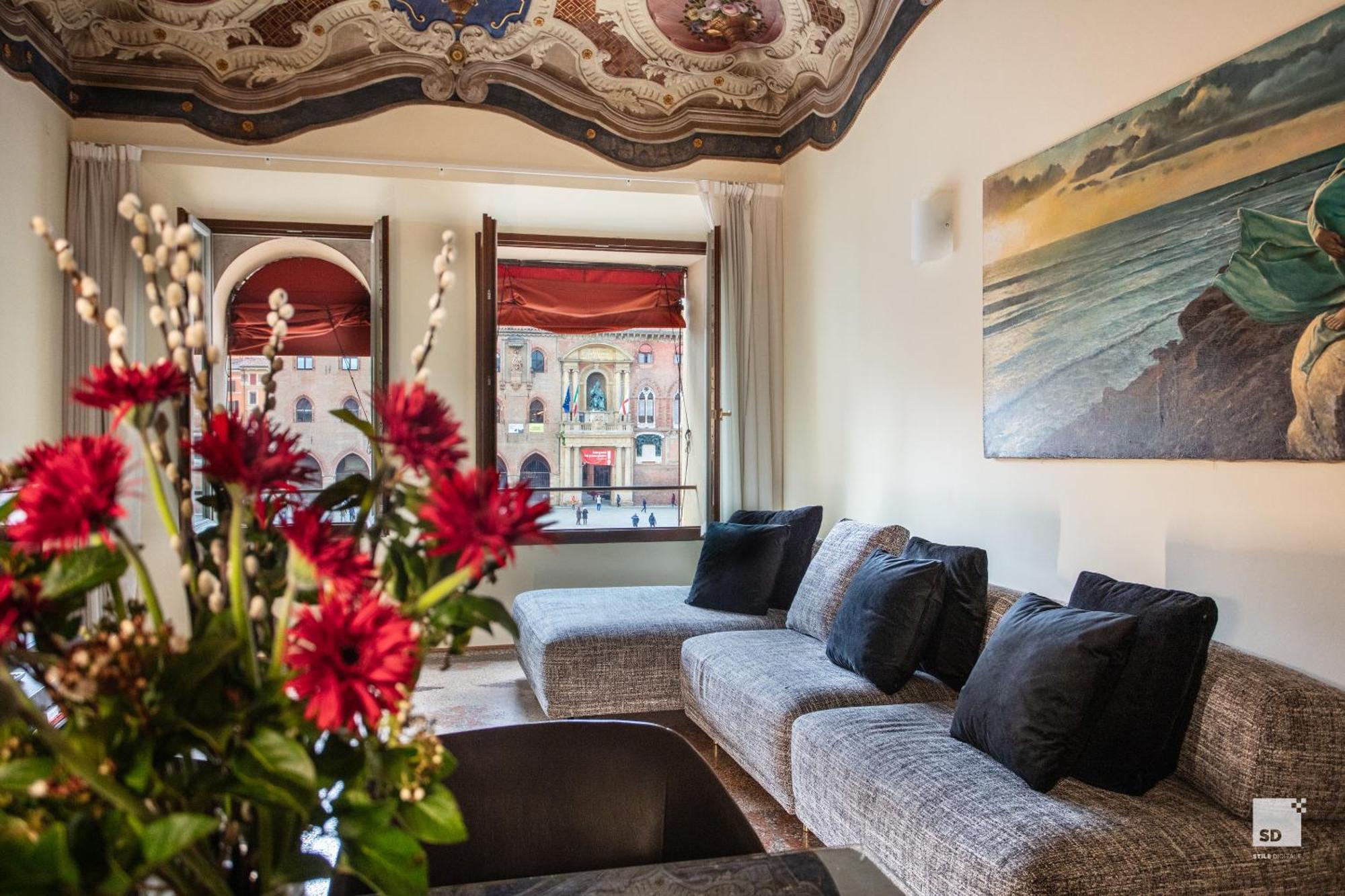 Urbanicooh Paracelso - Piazza Maggiore View 볼로냐 외부 사진